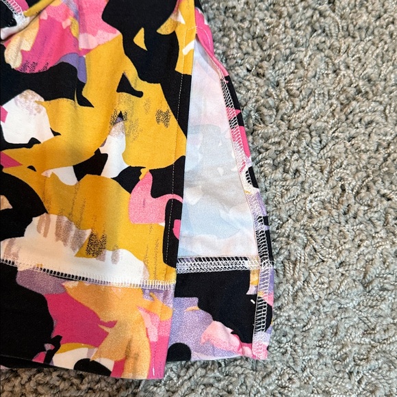 LuLaRoe Pastel Floral Top “Eliza” (2XL) - Picture 3 of 6